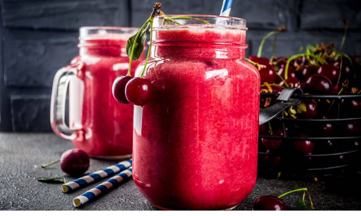 Triple berry oat smoothie