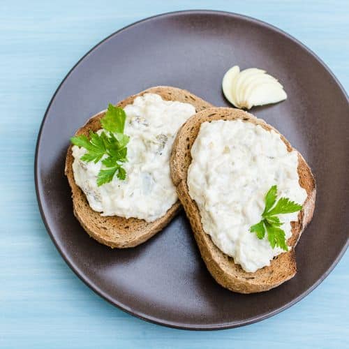 Toast with cottage cheese